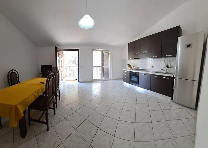 Compatri House *